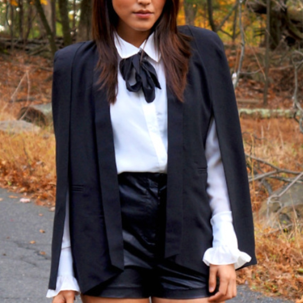 FOREVER 21 BLACK COLLAR CAPE BLAZER